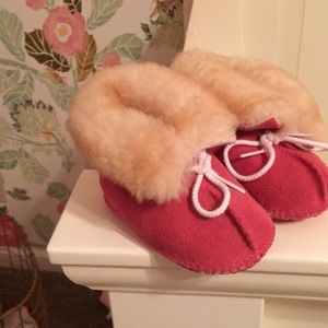 Pink Minnetonka Fur Booties Size 2.